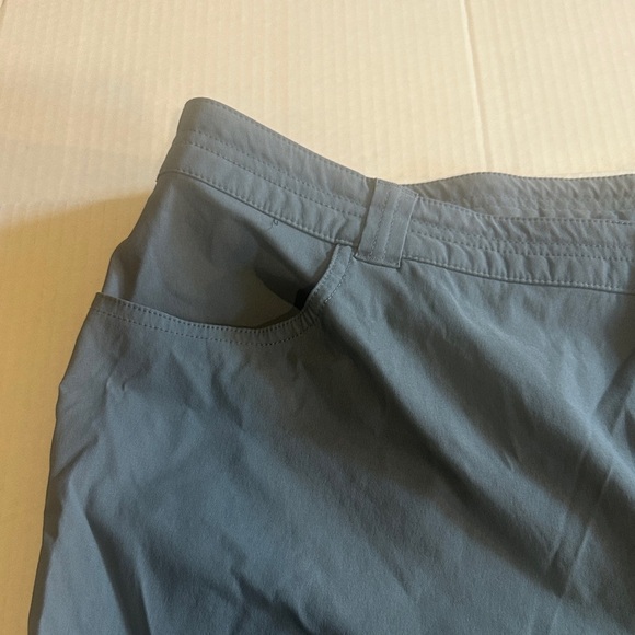 Eddie Bauer light blue capri lightweight fabric with bungee cord tabs zipper - Picture 4 of 11